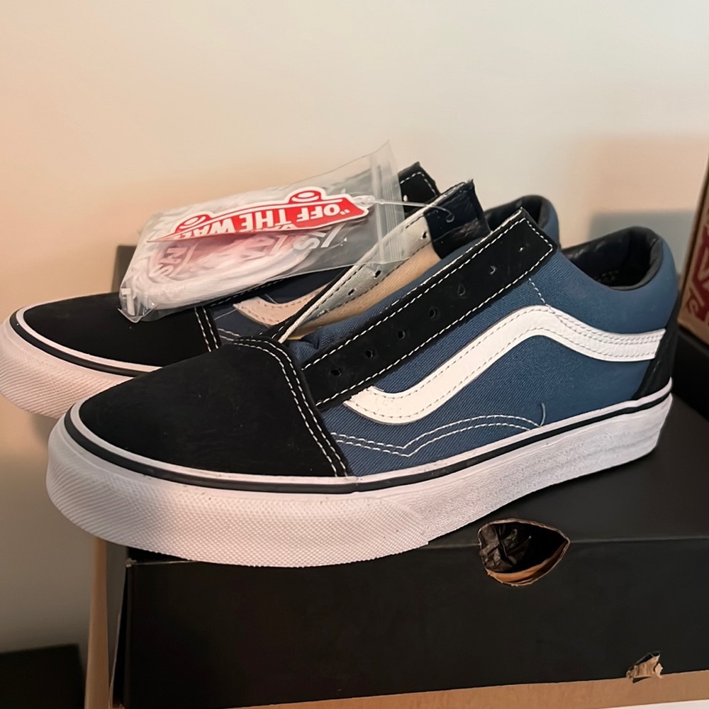 Size 7.5 old skool blue vans